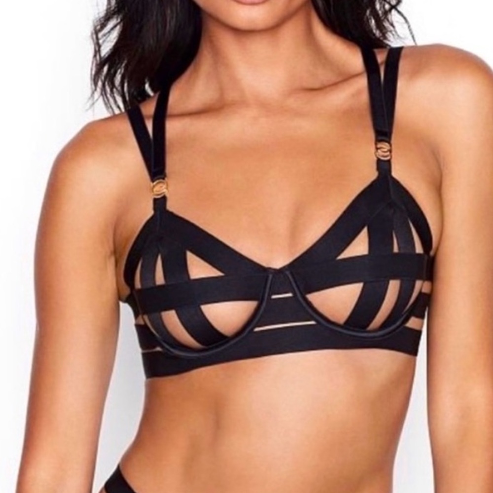 Victoria's Secret Black Strappy Bra with Gold Rings & panty & 🎁